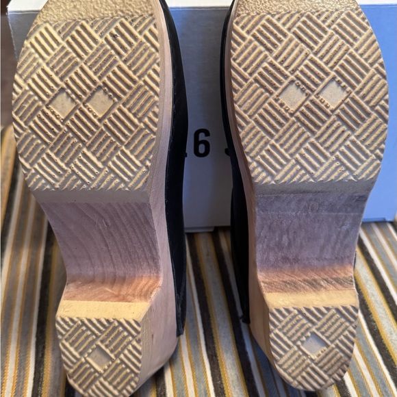 No. 6 Black Leather Clogs - Picture 4 of 5